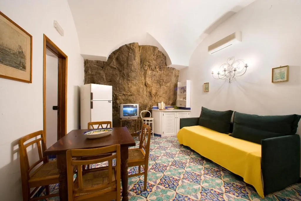 APARTMENT SEA VIEW TWO BEDROOMS Room, La Caravella Positano, Naples