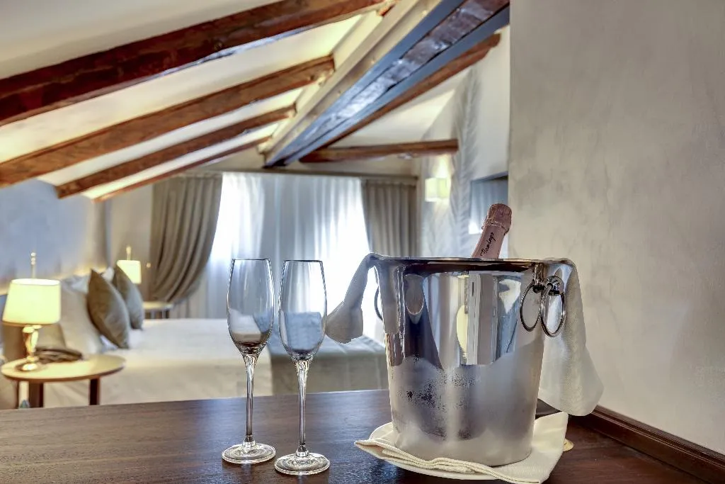 SUITE EXECUTIVE Room, Dona Palace, Venice