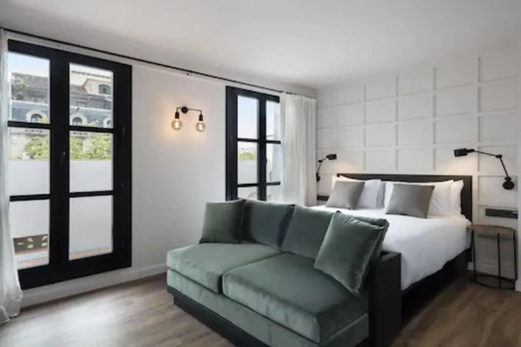 JUNIOR SUITE QUEEN SIZE BED Room, Boutique Hotel Casa Volver, Barcelona