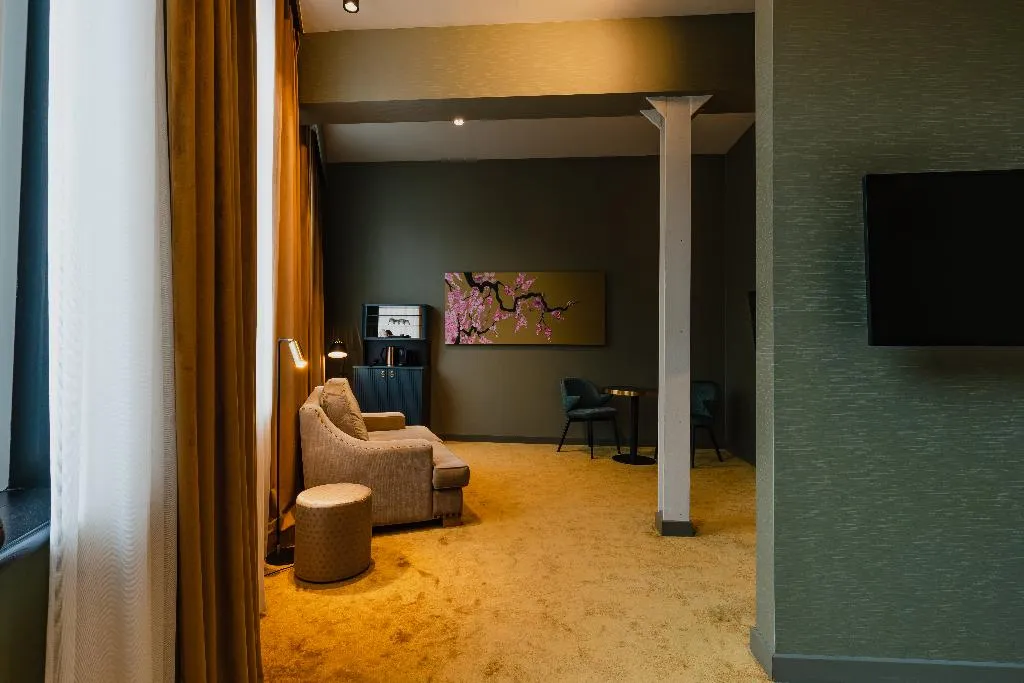 JUNIOR SUITE STANDARD Room, Hotel MAI Amsterdam, Amsterdam