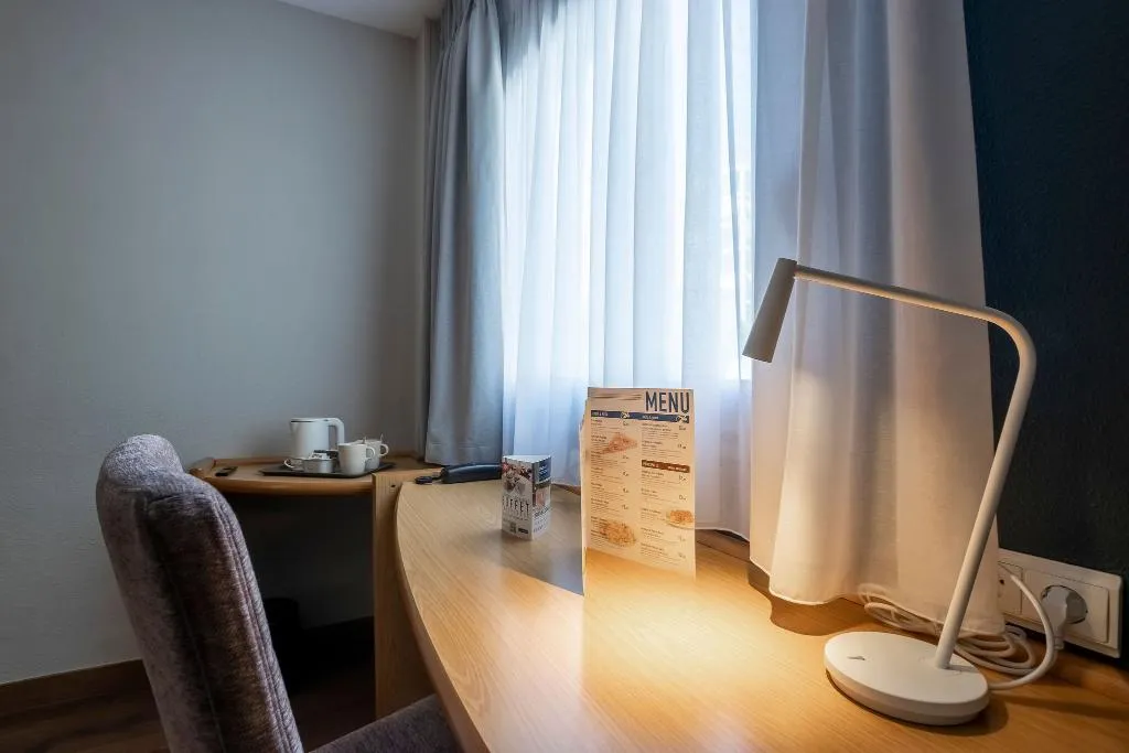 DOUBLE Accessible Room, Travelodge Alicante Puerto, Costa Blanca