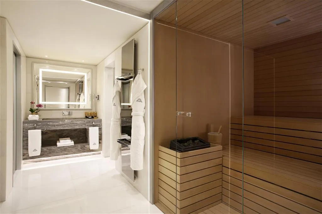 Room, Excelsior Hotel Gallia, a Luxury Collection Hotel, Milan