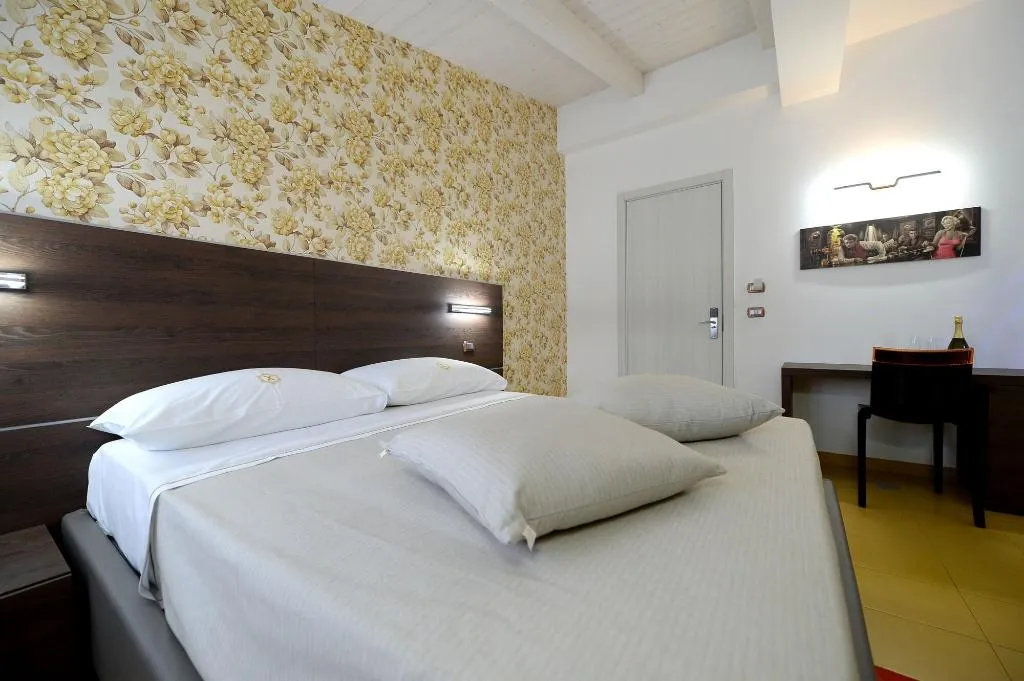 Room, X Hotel, Naples