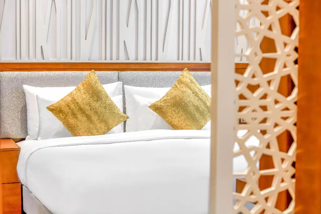 JUNIOR SUITE ONE BEDROOM Room, Grand Mercure Dubai City, Dubai