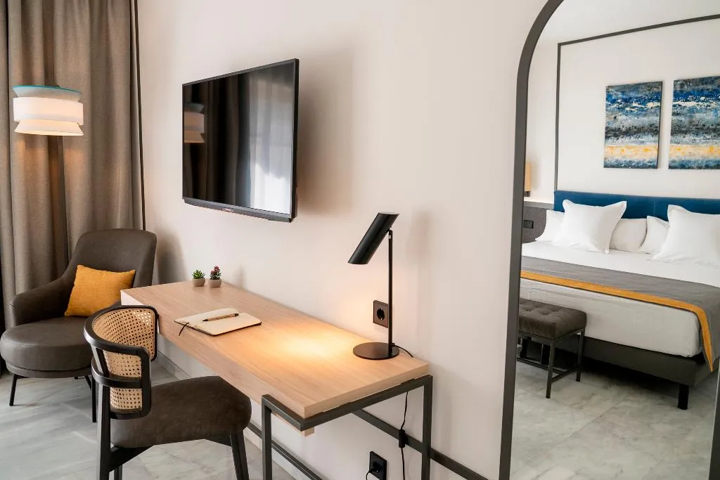 DOUBLE DELUXE SIDE SEA VIEW Room, URH Sitges Playa, Costa Brava