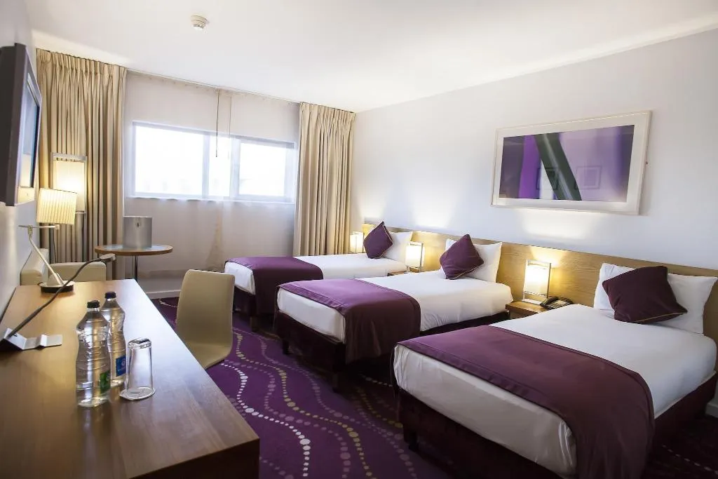 TRIPLE TWO BEDS Room, Louis Fitzgerald Hotel, Dublin