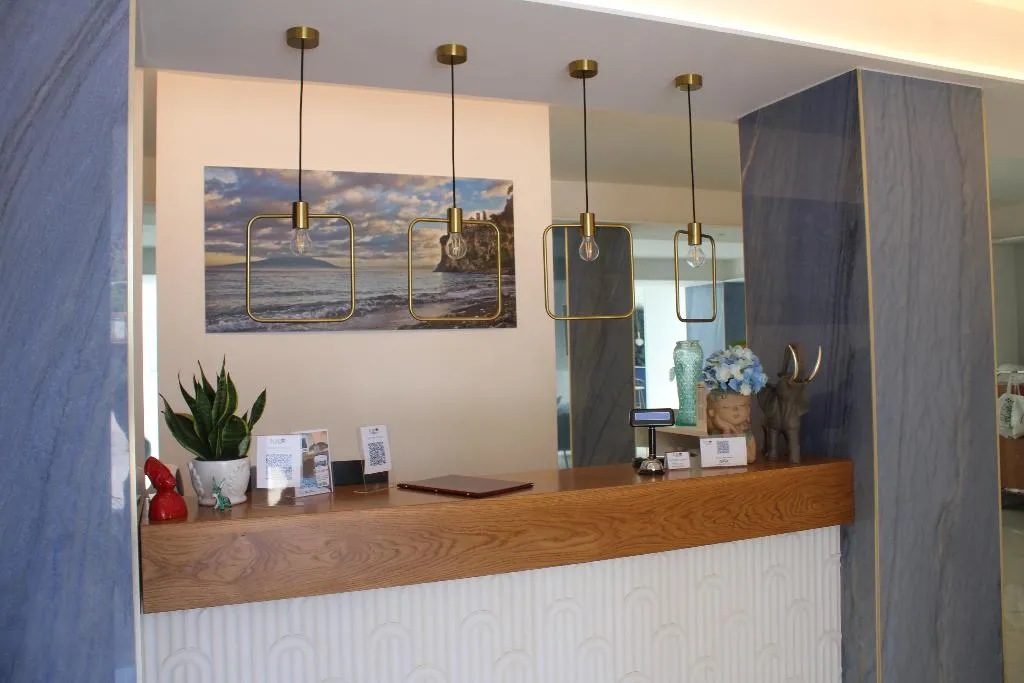 Lobby, Eden Bleu, Naples