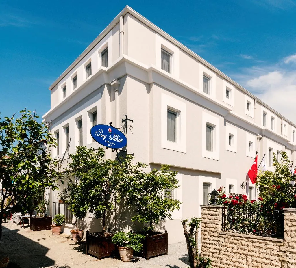 General view, Bay Nihat Lale Otel, Izmir