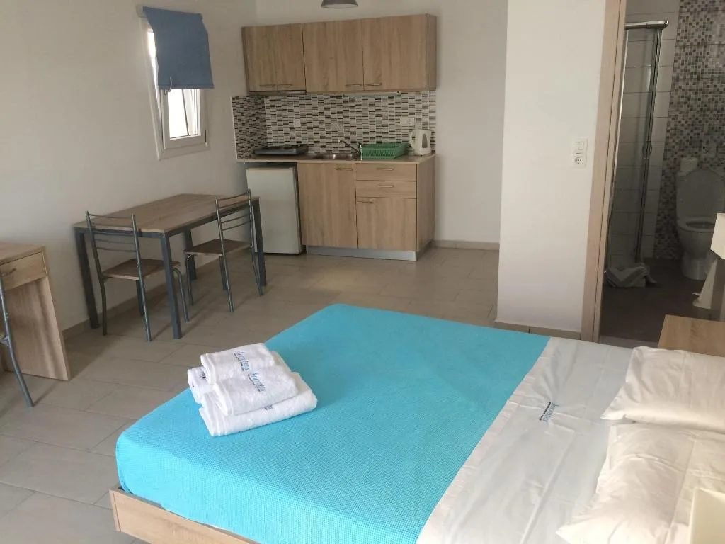 Room, Socrates Apartments & Restaurant, Crete