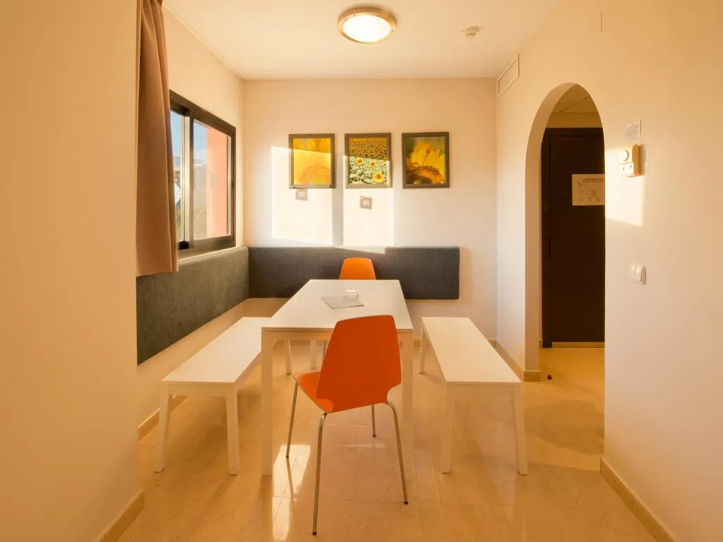 APARTMENT CAPACITY 6 TWO BEDROOMS Room, Fuengirola Beach, Costa Del Sol