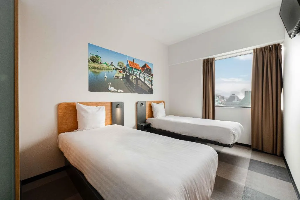 TWIN STANDARD Room, easyHotel Amsterdam Zaandam, Amsterdam