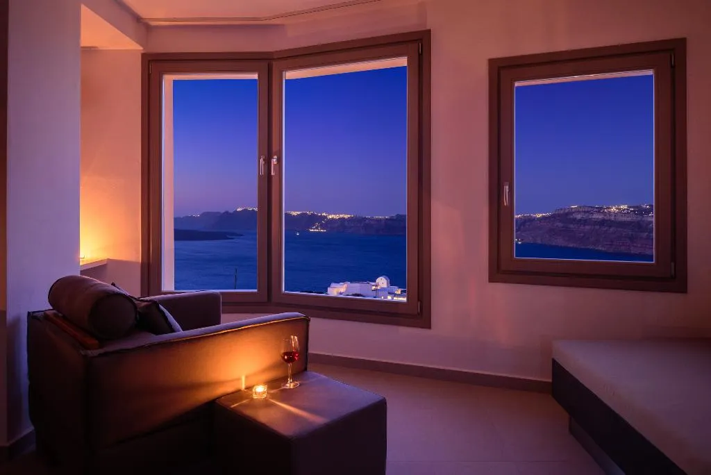 SUITE WITH JACUZZI Room, Kalestesia Suites, Santorini