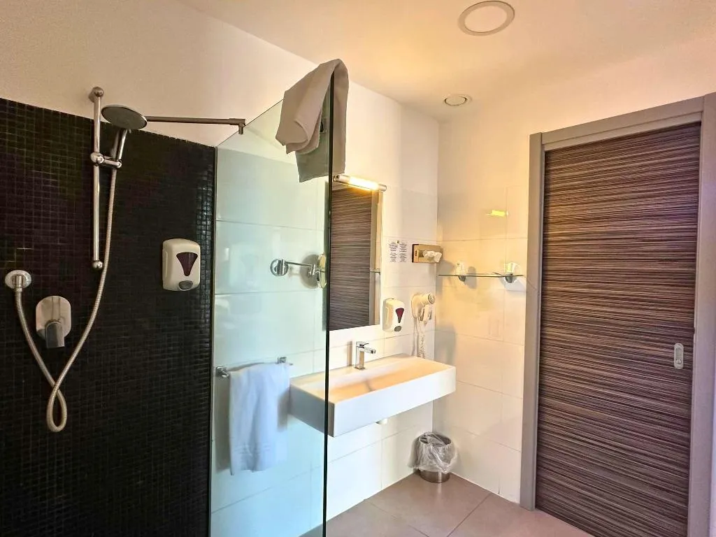 DOUBLE CLASSIC TWO QUEEN BEDS Room, Ibis Styles Catania Acireale, Catania