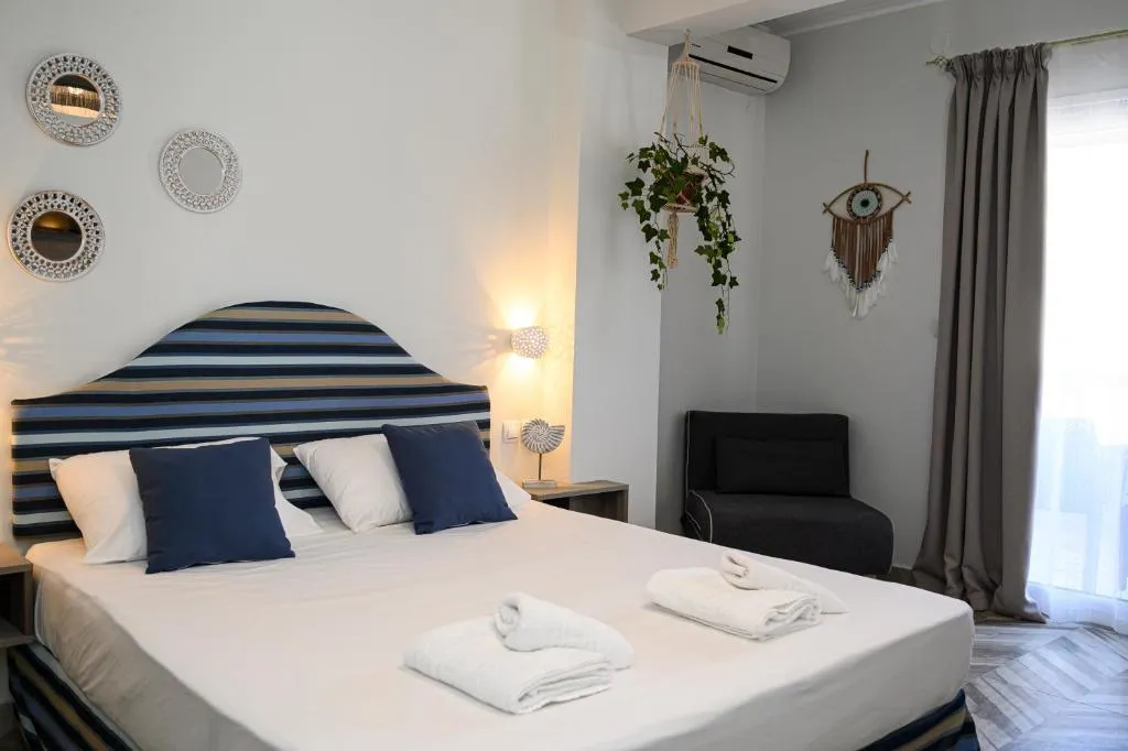 TRIPLE CLASSIC Room, Parthenon Art Executive Wing, Thessaloniki