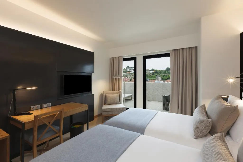 TWIN PREMIUM Room, Neya Porto Hotel, Porto