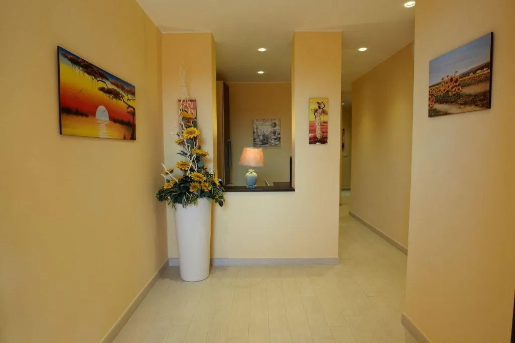 Lobby, Il Girasole Capo d'Orlando, Olbia