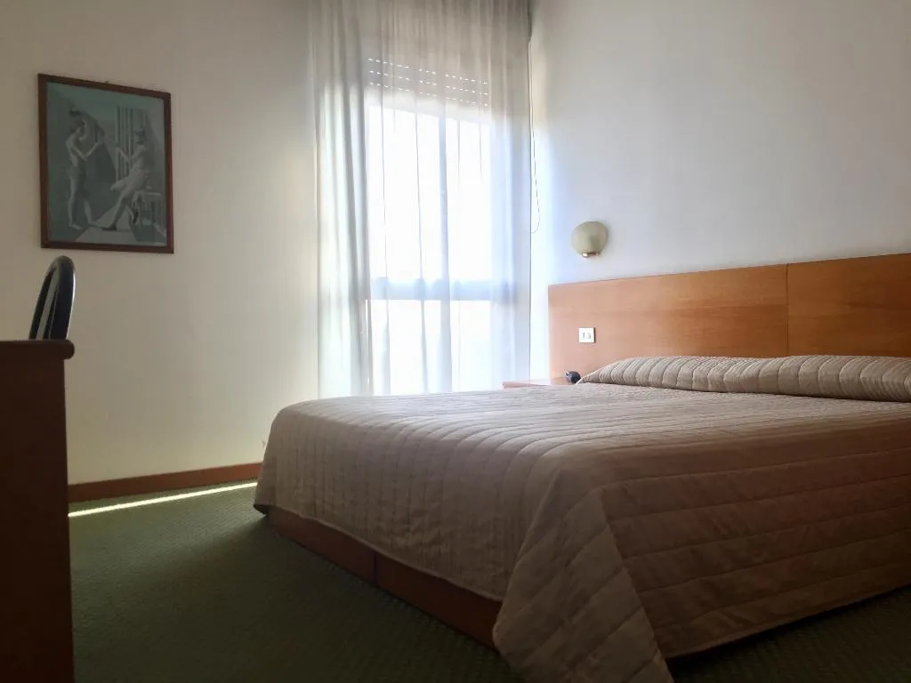 General view, La Fenice Hotel, Florence