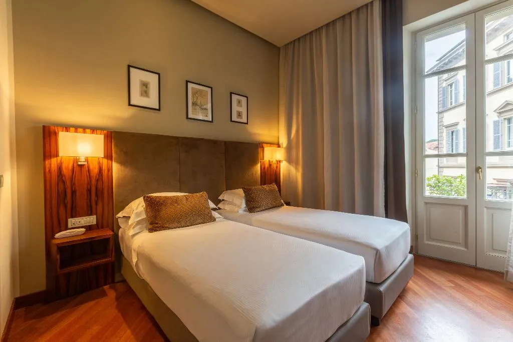 DOUBLE WITH TERRACE Room, Embassy, Florence