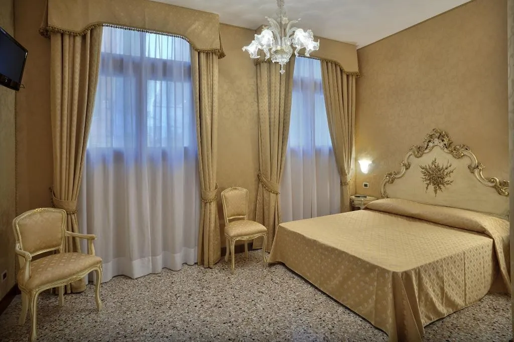 Room, Hotel Al Malcanton, Venice