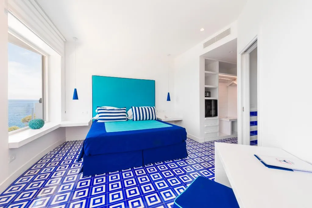 Double or Twin DELUXE SEA VIEW Room, Delfino, Naples