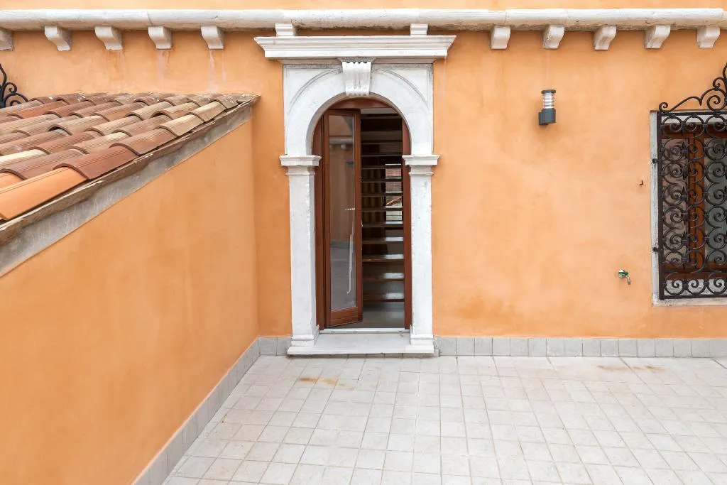 STUDIO WITH BALCONY Room, Charming Palace Corte Del Teatro, Venice