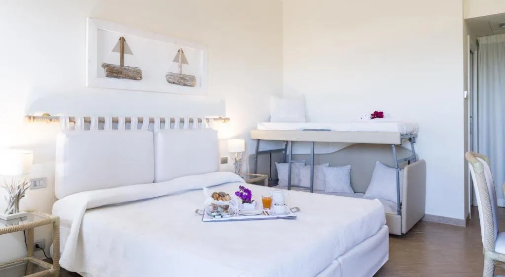 QUADRUPLE CLASSIC Room, Hotel Palau, Olbia