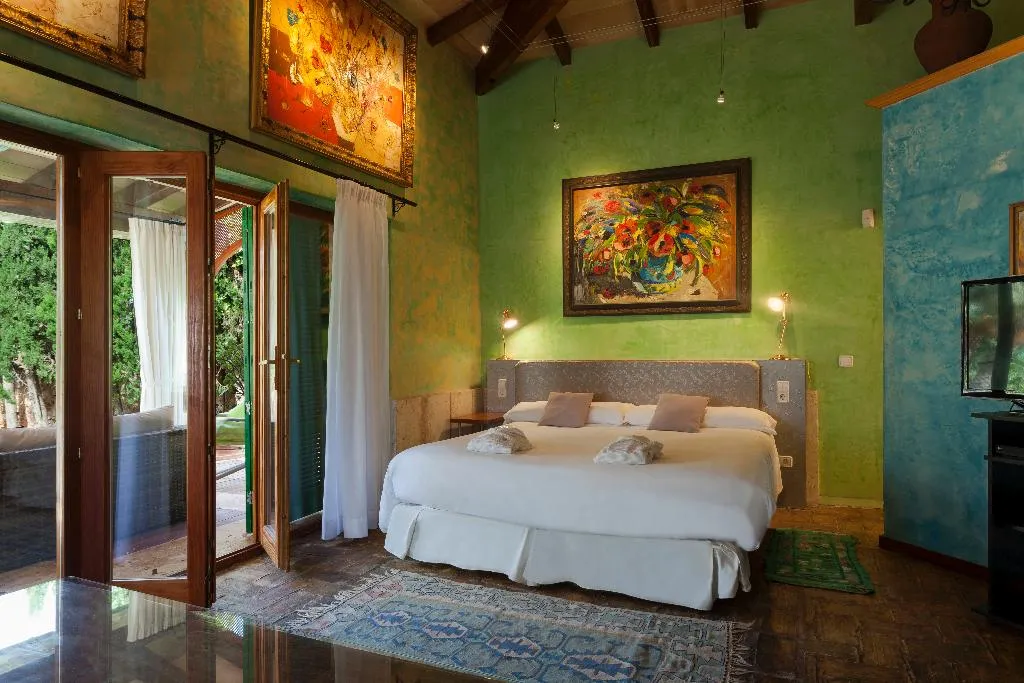 JUNIOR SUITE STANDARD Room, Es Revellar Art Resort, Majorca
