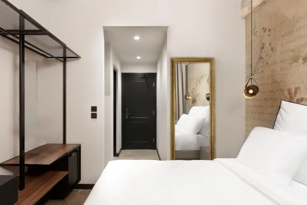 DOUBLE DELUXE QUEEN BED Room, Anise Aluma Athens, Tapestry Collection by Hilton, Athens