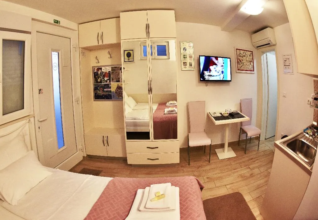 STUDIO WITH TERRACE Room, Nika Family Apartments, Dubrovnik