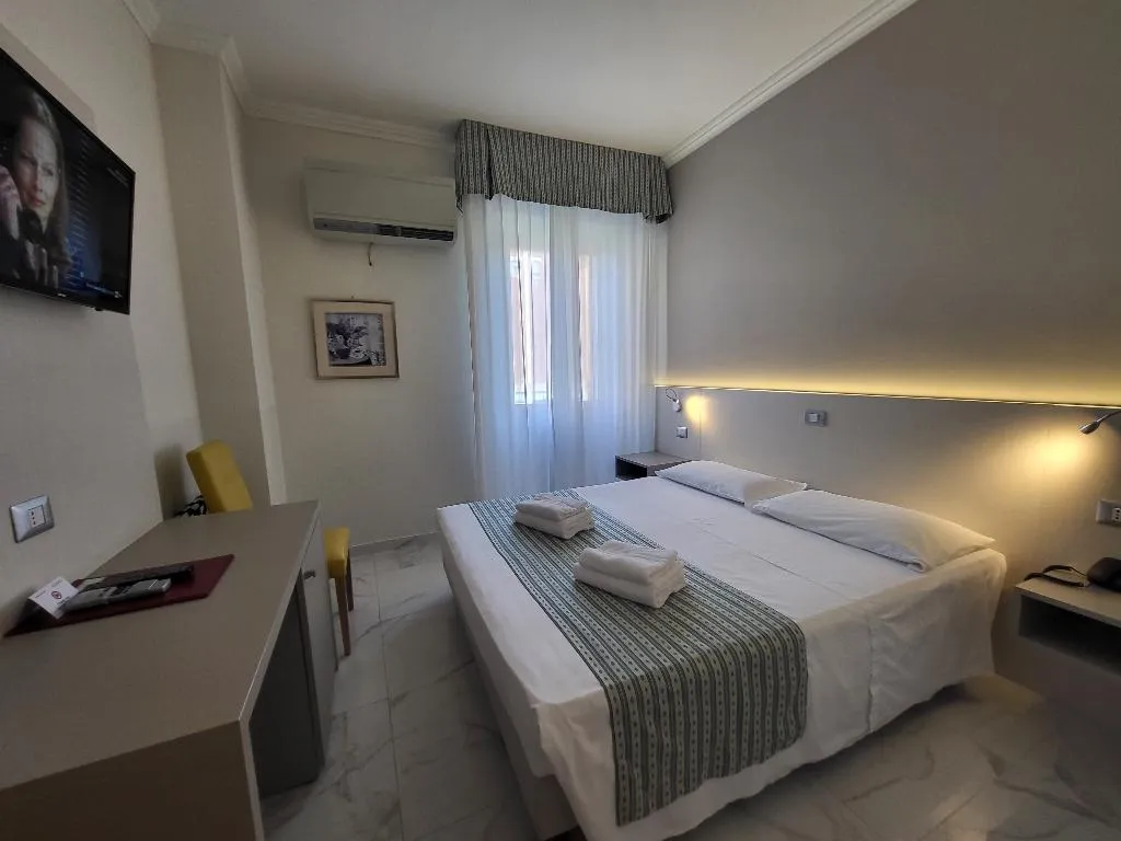 DOUBLE STANDARD Room, Hotel Dei Fiori, Milan