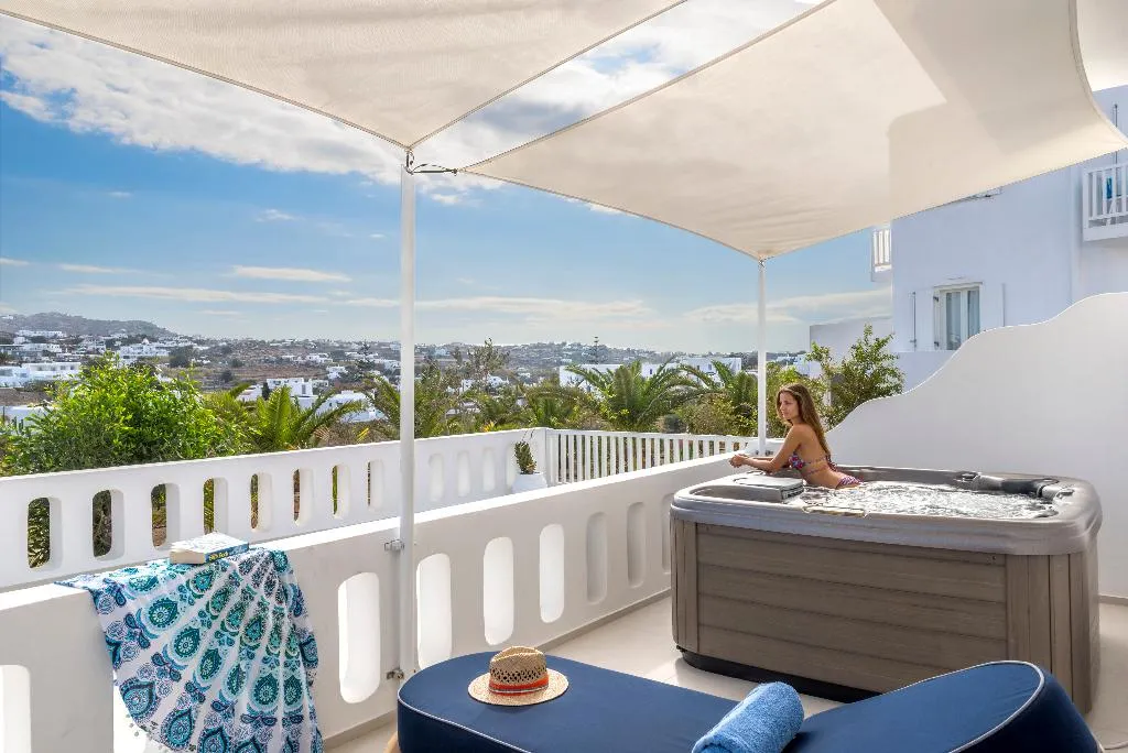JUNIOR SUITE WITH JACUZZI Room, Myconian Kyma, a Member of Design Hotels, Mykonos