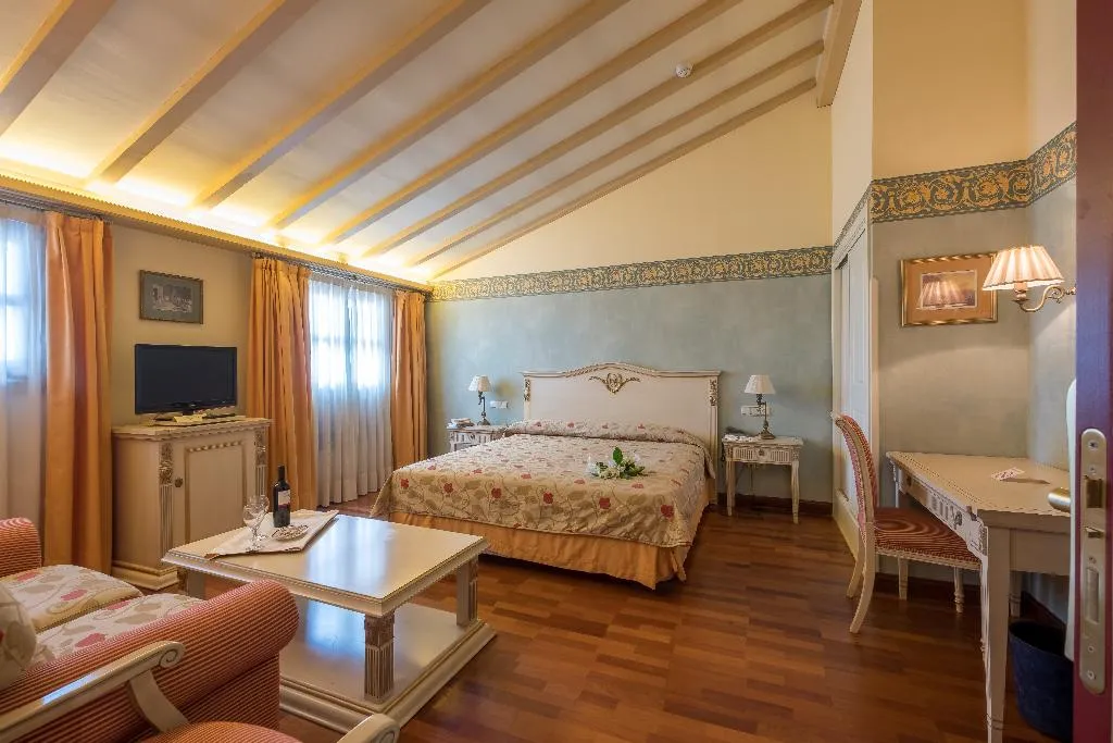 DOUBLE SUPERIOR Room, Condesa de Chinchon, Madrid