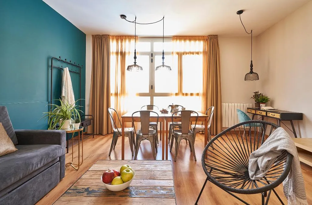 APARTMENT CAPACITY 5 THREE BEDROOM Room, Barcelona Sants Station Apartments, Barcelona