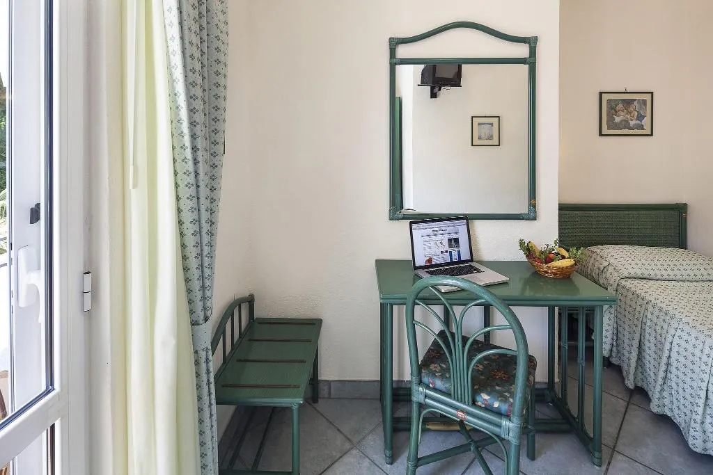 SINGLE CLASSIC Room, Sorriso Thermae Resort & Spa, Naples
