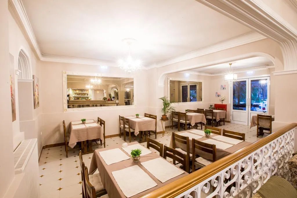 Restaurant, Sirena Beach Hotel, Corfu