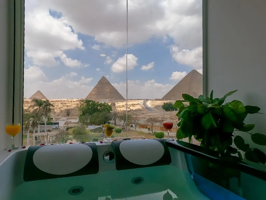 Double or Twin DELUXE WITH JACUZZI Room, Giza Pyramids View Inn, Cairo