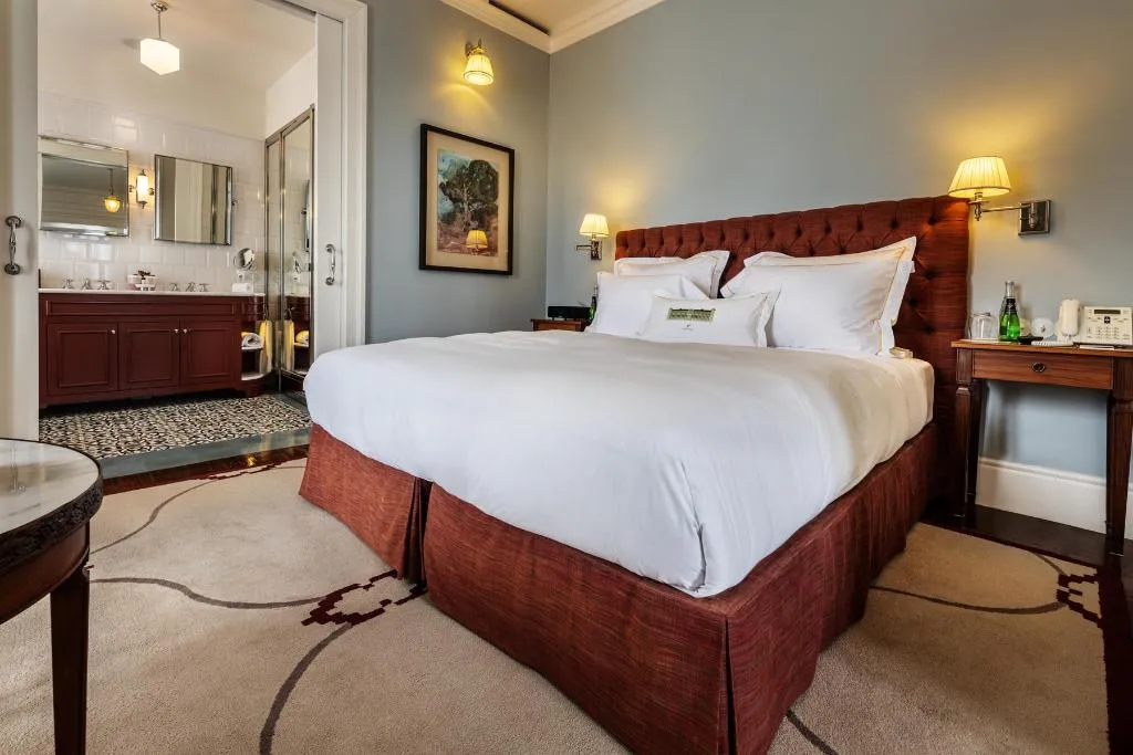 JUNIOR SUITE STANDARD Room, Vidago Palace, Porto