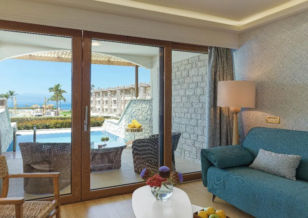 JUNIOR SUITE SEA VIEW WITH PRIVATE POOL Room, Seafos Luxury Resort & Spa, Kalamata