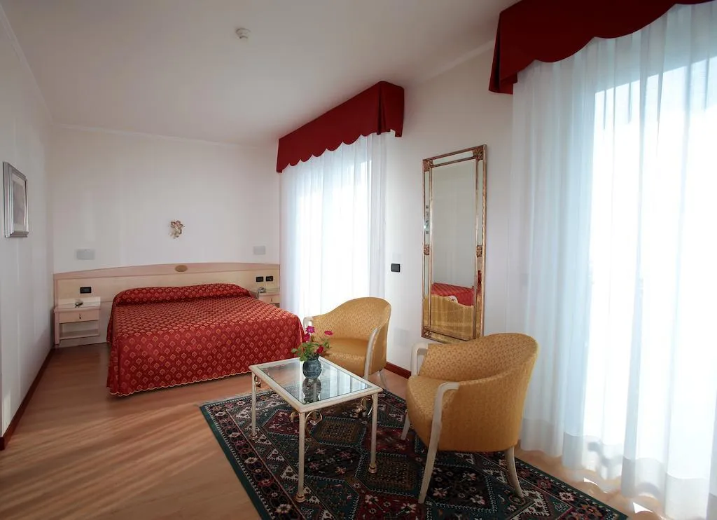 DOUBLE STANDARD Room, Helios, Venice