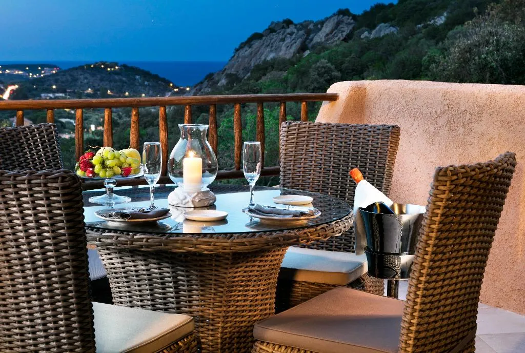 DOUBLE DELUXE SEA VIEW Room, Relais Villa Carola, Olbia