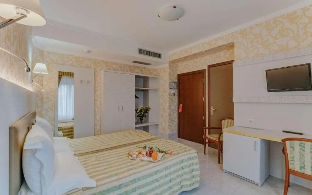 Room, Flora Hotel, Milan