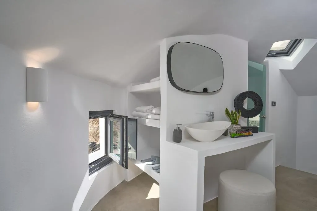 VILLA SUPERIOR Room, Topos Exclusive, Santorini
