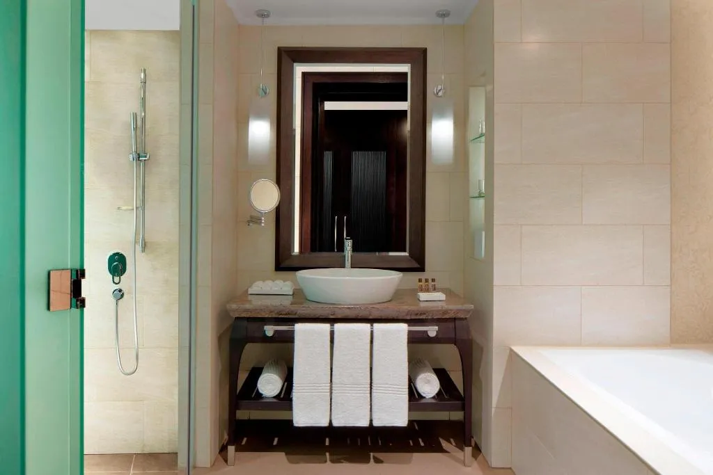DOUBLE PREMIER SEA VIEW Room, Sheraton Sharjah Beach Resort & Spa, Dubai