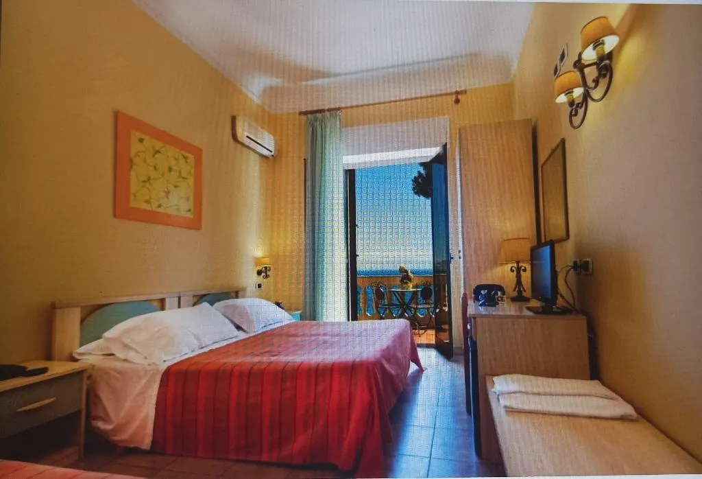 Double or Twin SEA VIEW WITH BALCONY Room, Jonic Hotel Mazzarò, Taormina
