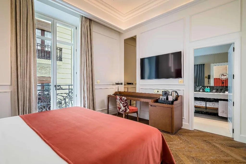 Room DELUXE WITH BALCONY Room, Palacio Gran Via, A Royal Hideaway Hotel, Andalucia