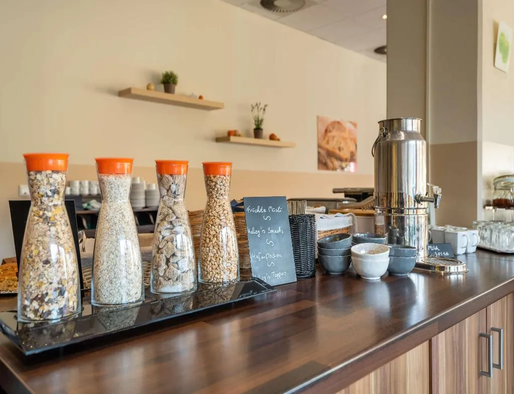 Restaurant, Premier Inn Berlin City Süd, Berlin