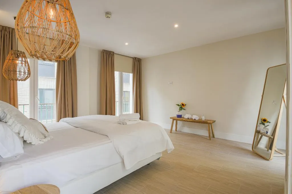 APARTMENT TWO BEDROOMS Room, Magna Sevilla, Seville