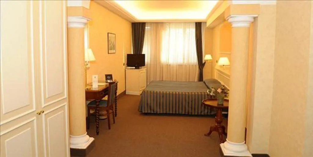 TRIPLE STANDARD Room, I Gigli, Naples