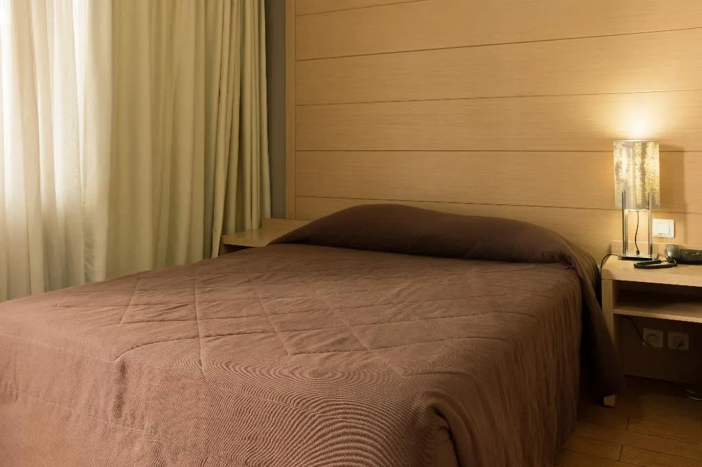SINGLE STANDARD Room, Parnon, Athens