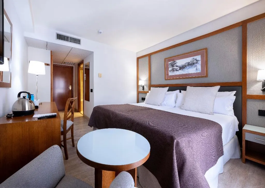 Double or Twin CONNECTING ROOM Room, Vielha Val d’Arán Affiliated by Melia, Costa Brava